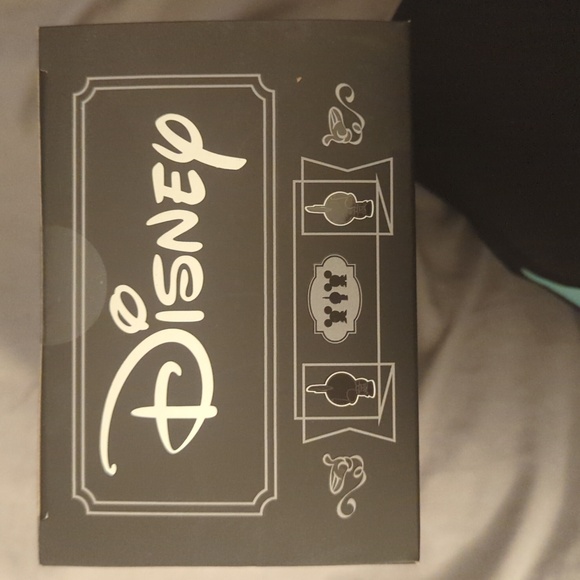 New in Box Disney Shorts Fanexpo Collectible - Picture 5 of 5